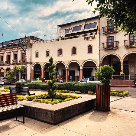 Hotel Portal & Suites Ciudad Hidalgo Exteriör bild